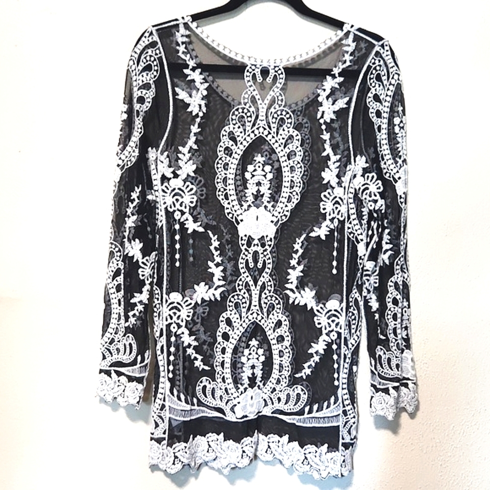 You Are Not Alone Embroidered Floral Lace Mesh Sheer Top Size Medium - Picture 7 of 11